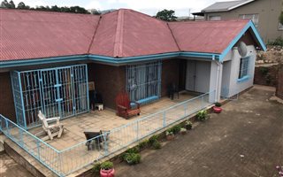 4 Bedroom House in Woodlands
