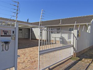 6 Bedroom House in Melkbosstrand