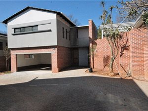 3 Bed Cluster in Menlo Park