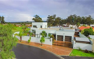 4 Bedroom House in Goedemoed
