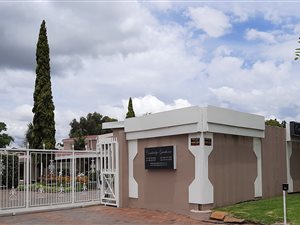 15 Bed House in Eureka