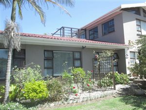 6 Bed House in Glentana