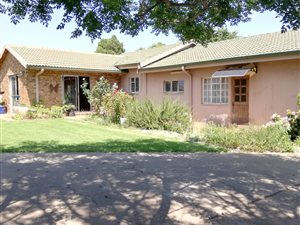4 Bed House in Rensburg