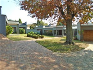 4 Bed House in Bryanston