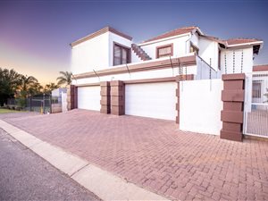 5 Bedroom House in Garsfontein