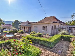 5 Bed House in Prestbury