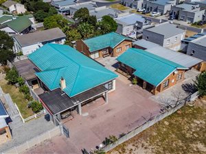 10 Bed House in Kuilsriver