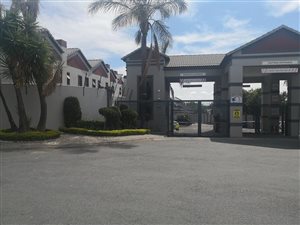 3 Bed Apartment in Honeydew