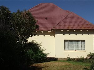 4 Bed House in Rothdene