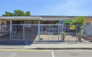 2 Bedroom House in Groenvallei