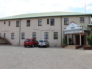 Bachelor apartment in Nigel Central