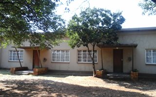 2 Bedroom Townhouse in Vanderbijlpark CW5
