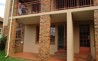 2 Bedroom Townhouse in Magalieskruin