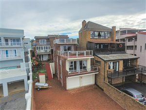 6 Bed House in Warner Beach
