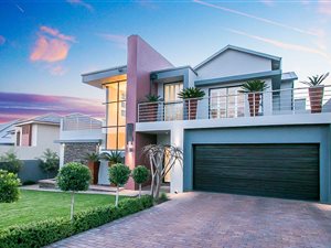 4 Bed House in Waterfall Country Village