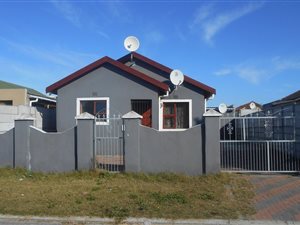 3 Bed House in Camelot