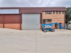 745 m² Commercial space in Glen Anil