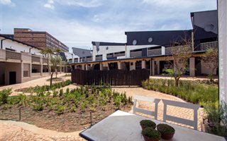 0.5 Bedroom Apartment in City & Suburban (Maboneng)