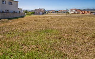 563 m² Land available in Bowtie