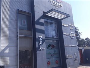 160 m² Commercial space in Parktown North