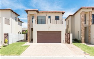 3 Bedroom Townhouse in Langeberg Ridge