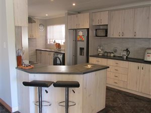 4 Bed House in Highveld