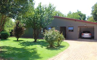4 Bedroom House in Alan Manor