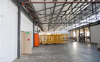 980 m² Commercial space in Dal Josafat