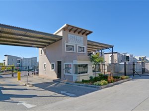 2 Bed Apartment in Dainfern
