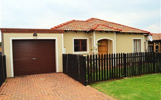 3 Bedroom House in Meyersig Lifestyle Estate