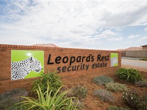 2 Bed Townhouse in Alberton