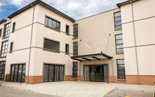 3 Bedroom Flat in Mooikloof Equestrian Estate