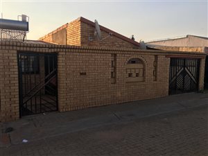 2 Bed House in Westbury