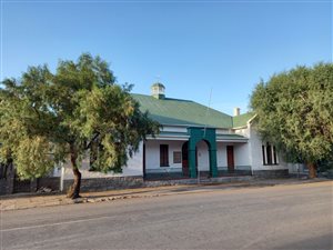 7 Bed House in Victoria West