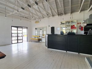 110 m² Commercial space in Essenwood