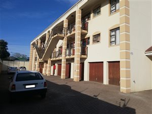 2 Bed Flat in George South