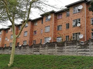 2 Bed Apartment in Empangeni Central