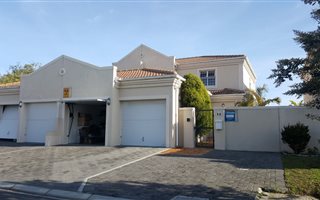 3 Bedroom House in Sunningdale