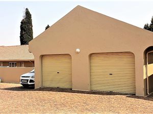 3 Bed House in Marais Steyn Park