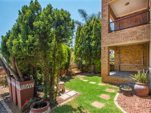 2 Bed Apartment in Ruimsig
