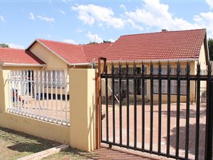 3 Bed House in Witpoortjie