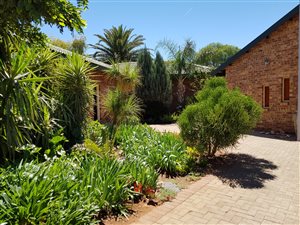 5 Bed House in Royldene