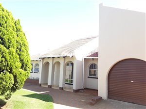 3 Bedroom House in Eldorado Estate