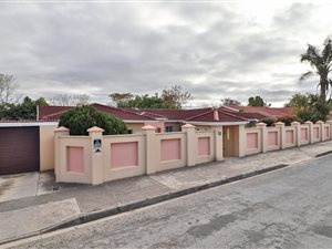 5 Bed House in King Williams Town