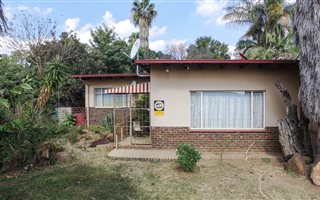 5 Bedroom House in Claremont