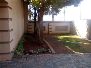 3 Bed House in Vanderbijlpark CE5