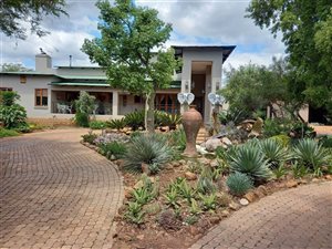 6 Bed House in Kameelfontein and surrounds