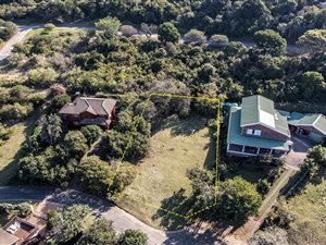 845 m² Land available in Cintsa