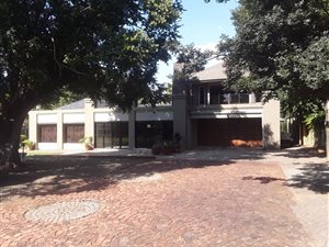 551 m² Commercial space in Clubview