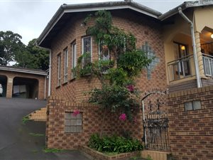 5 Bed House in Shallcross